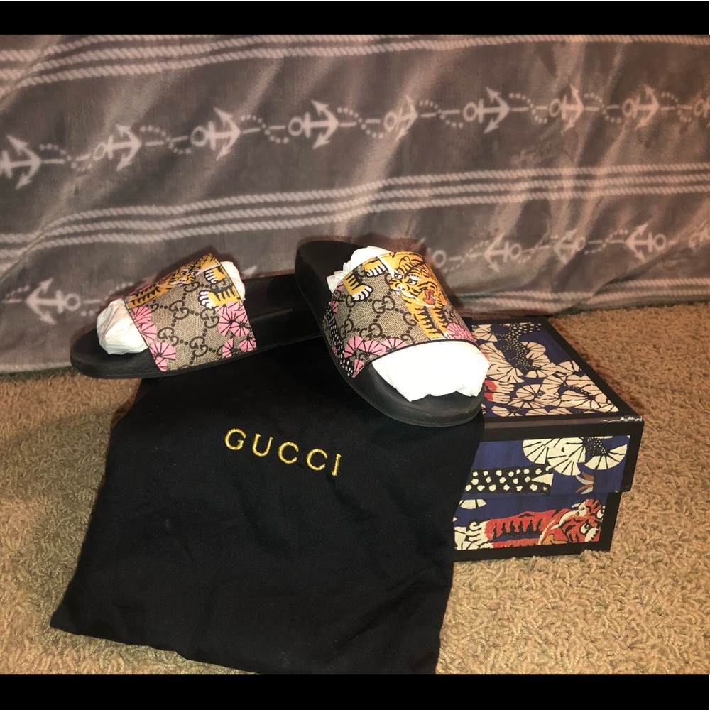 Women’s Gucci Slides